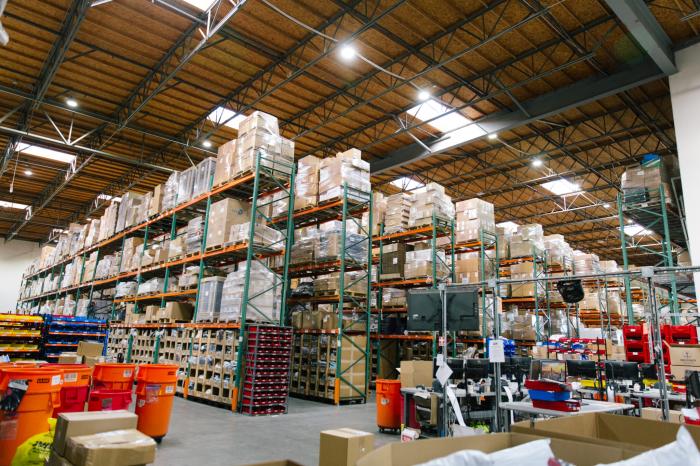 리테일-D2C(Direct-to-Consumer) 물류 역량 강화 기사 이미지