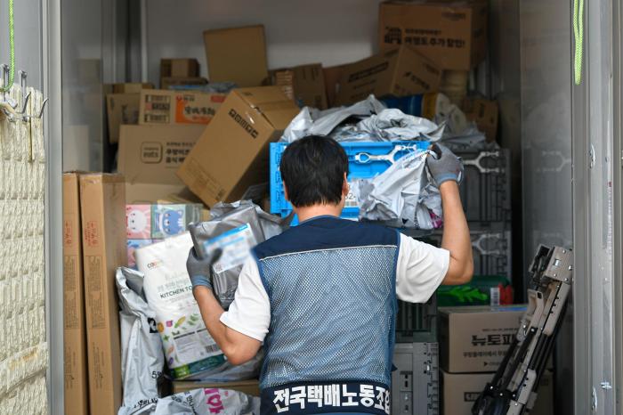 배송은 이제 ‘몇 시간 단위’의 싸움이 됐다 기사 이미지