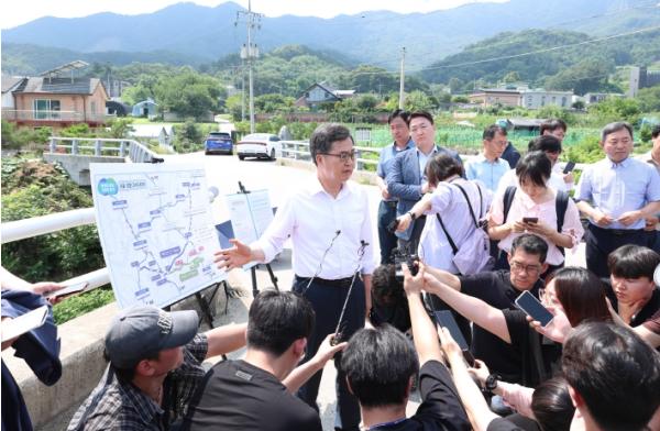 서울~양평고속도로 현장 찾은 김동연 지사, “경기도, 특검에 선제적 협조할 것” 기사 이미지