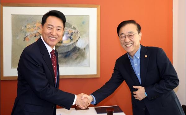 오세훈 서울특별시장, 김윤덕 국토부 장관 만나 부동산 대책 건의 기사 이미지