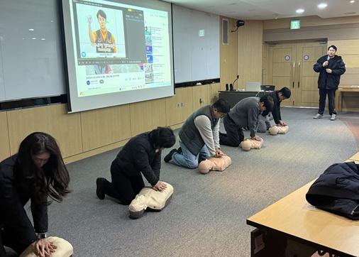 인천시설공단, ‘응급처치 리더’ 중심 CPR 훈련 실시 기사 이미지