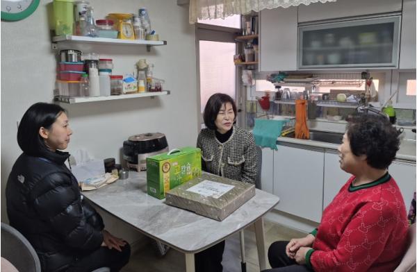 인천보훈지청, 한파 대비 국가유공자 자택 현장점검 및 위문 실시   기사 이미지