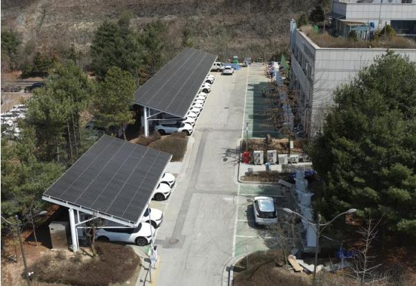 그늘 아래서 탄소 줄이고, 전기 만드는 경기도 올해 12개 시에서 '기후안심 그늘 프로젝트' 추진 기사 이미지