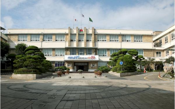 취업 준비, 함께합니다.. 인천 중구, 청년 자격증 응시료 지원 기사 이미지