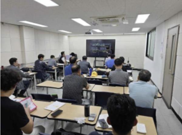 양천구, '중장년 취업연계 프로그램' 운영기관 모집...오는 30일까지 기사 이미지