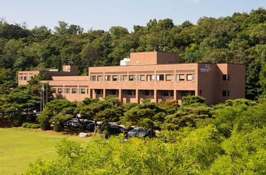 인천연구원, 세대 융합 일자리 전략 “청년엔 일 경험을, 중장년엔 경력 전환을” 기사 이미지