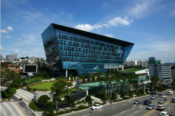 용산구, 정부 용산국제업무지구 정체성 무시한 주택공급 확대…강한 유감 기사 이미지