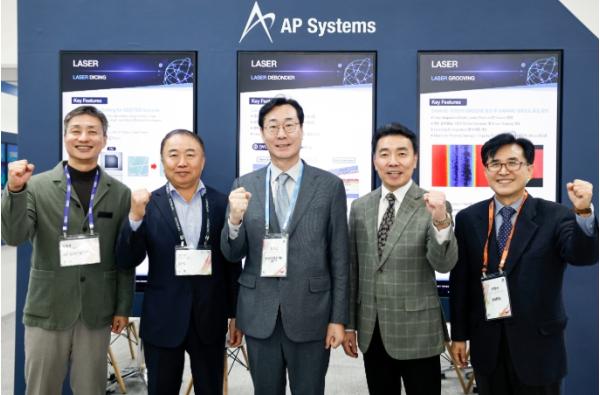 정명근 화성특례시장,  ‘세미콘 코리아 2026’ 참관... 지역 반도체 기업 경쟁력 강화 모색