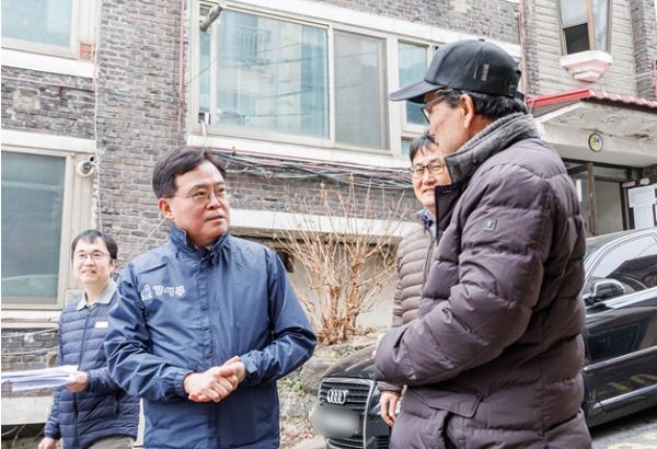 ‘현장에서 답 찾는다’ 진교훈 강서구청장, 정비사업지 점검 기사 이미지