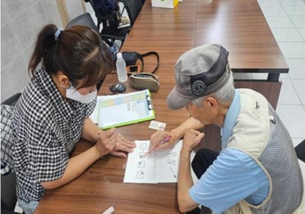 연수구, ‘우리동네가꾸미’ 참여 어르신 무료 치매 검진 기사 이미지